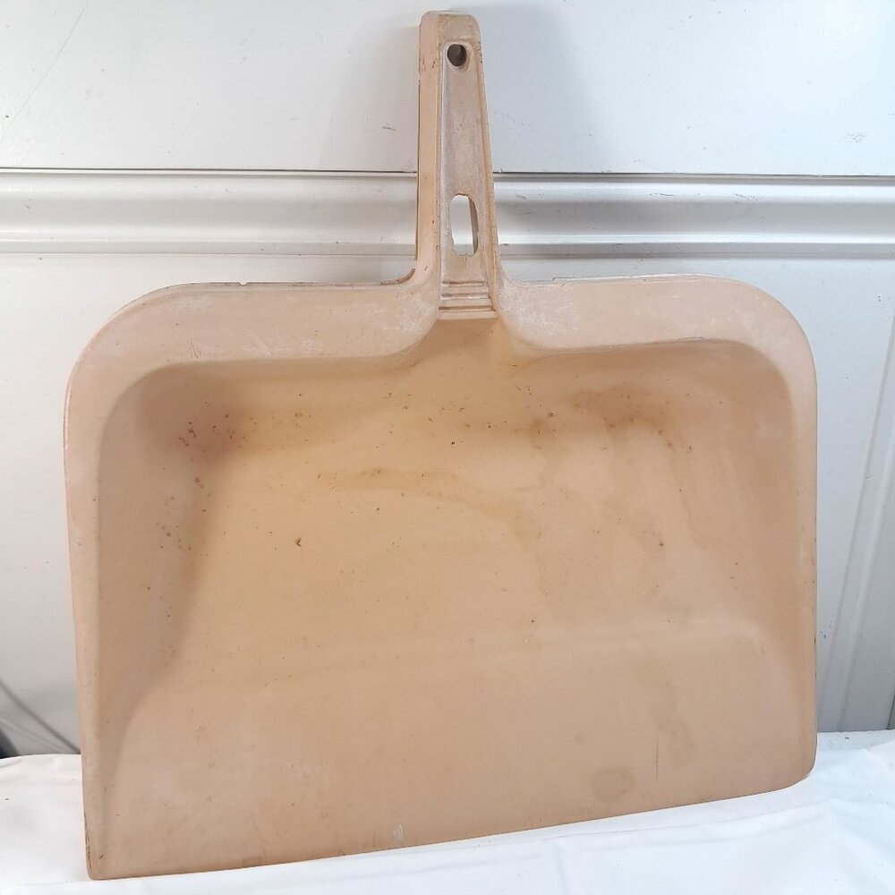 Vintage Rubbermaid DUSTPAN Dust‎ Pan Heavy Rubber 2001-20 almond tan cream